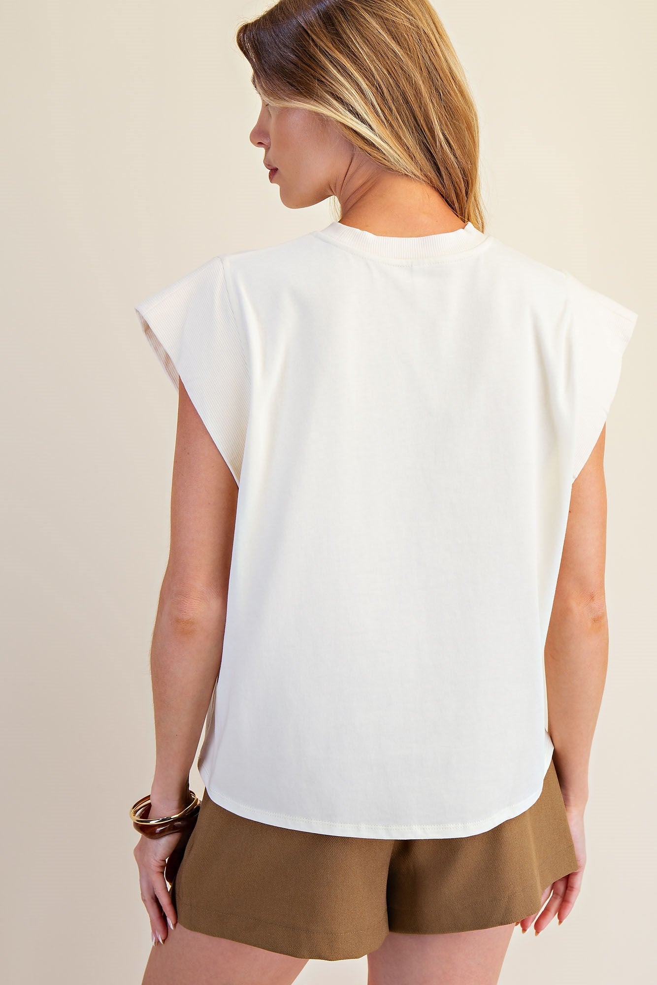 Round Neck Sleeveless Tops