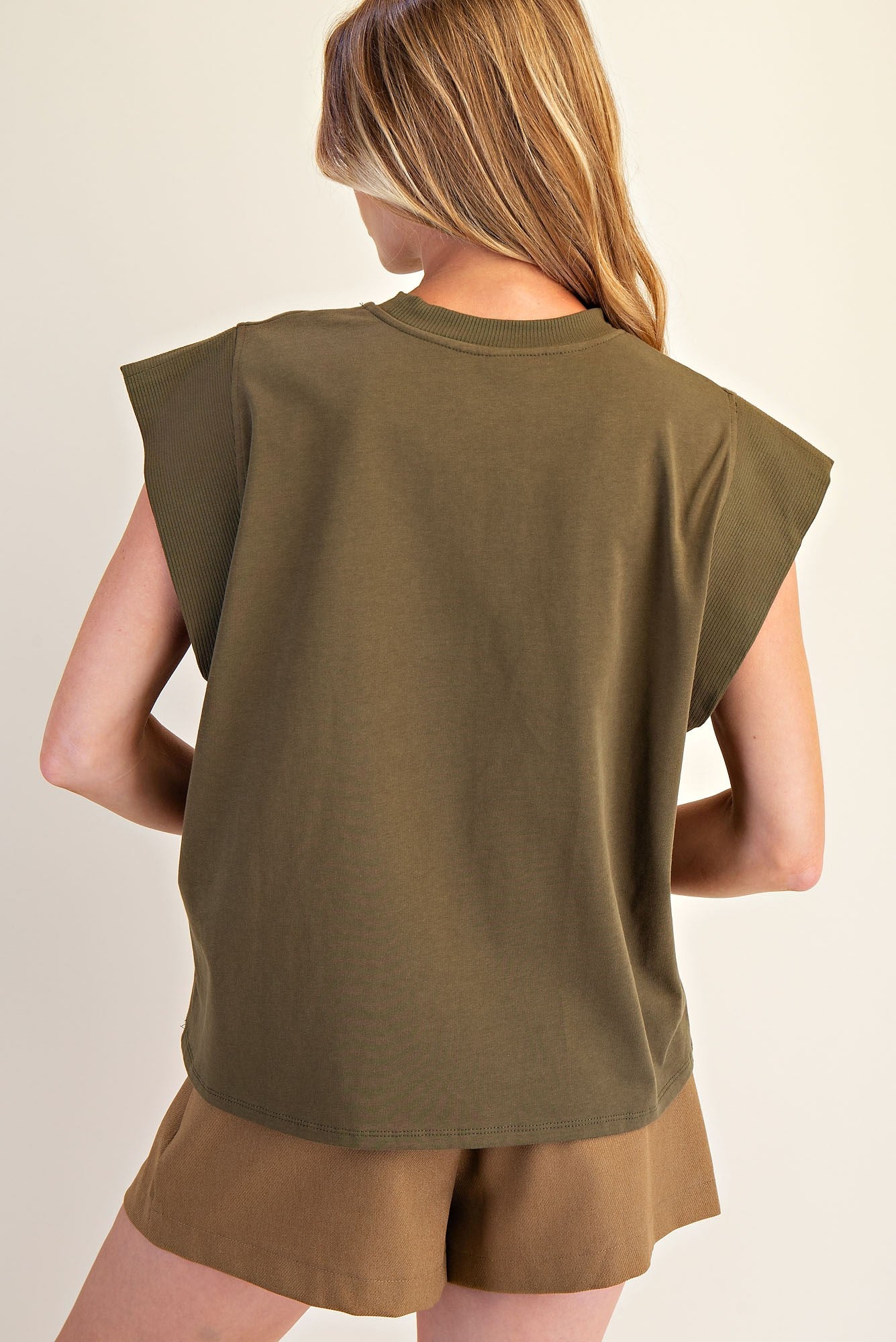Round Neck Sleeveless Tops