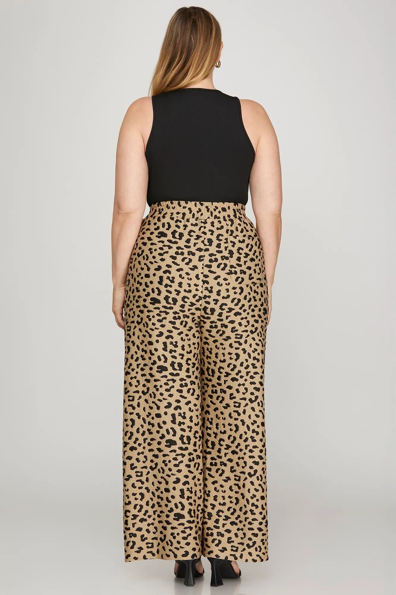 ✨  Wide-Leg Leopard Pants