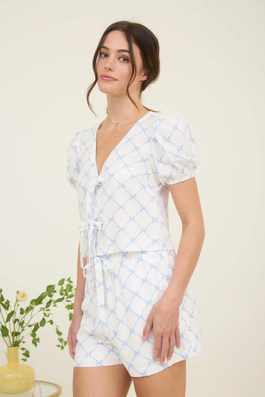 Bow Pattern Front Tie Puff Sleeve Top