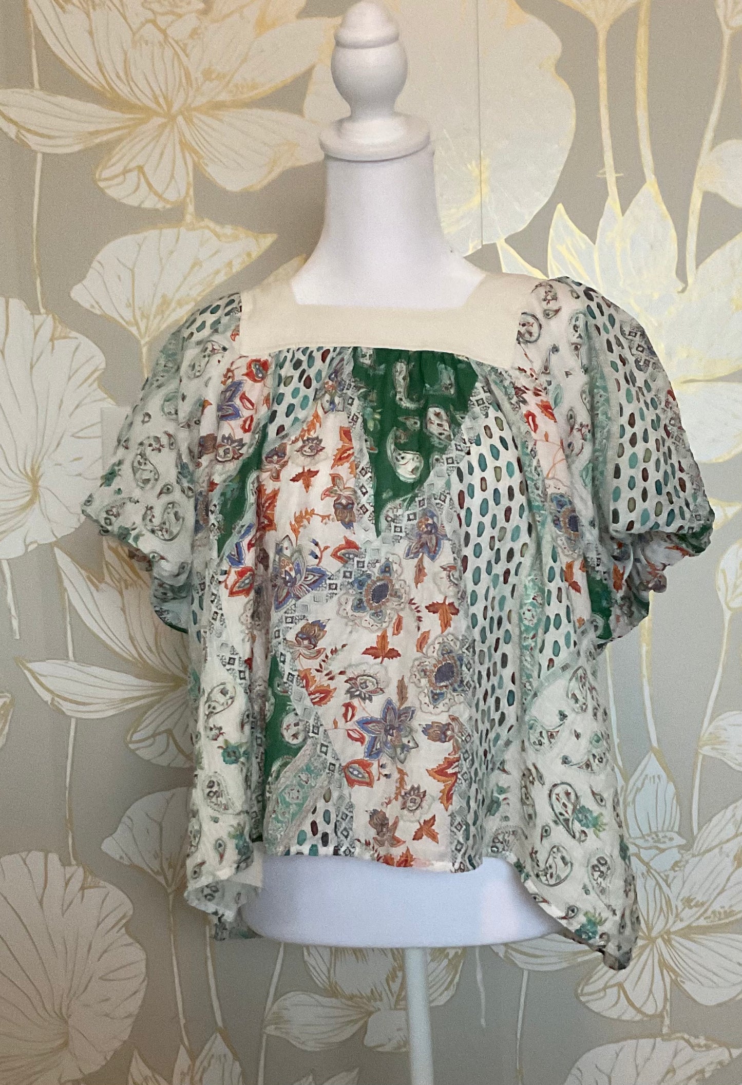 Ivory & Green puff Sleeve Blouse